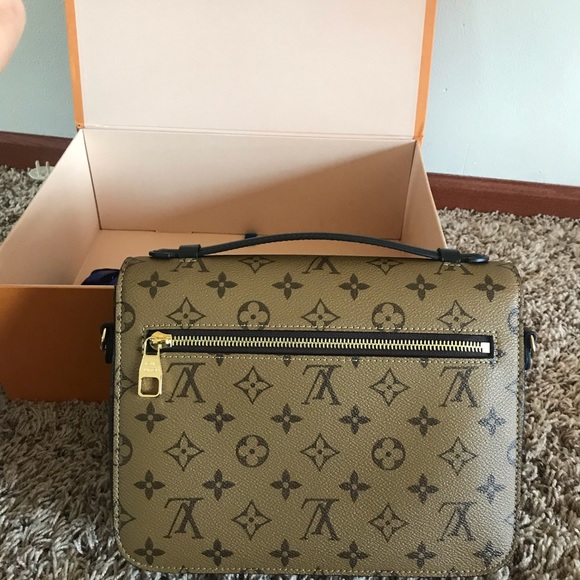 Gorgeous Louis Vuitton Reverse pochette Métis - Picture 8 of 9